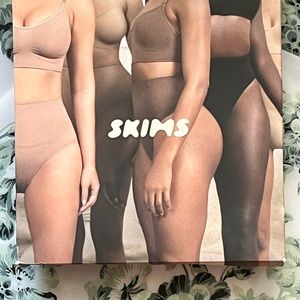 NWT SKIMS S/M MICA Core Control Thong. New with tags.